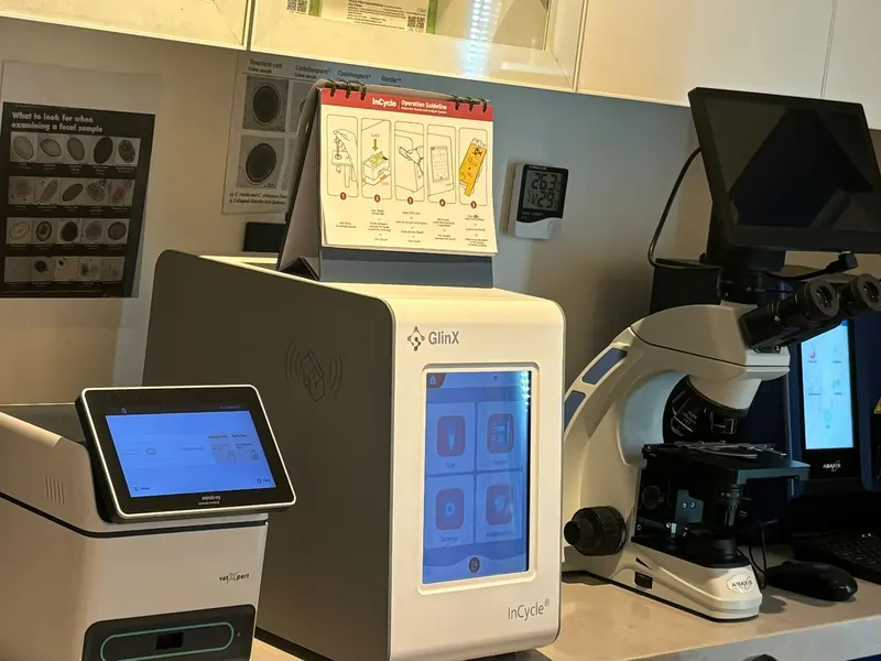 Analysers and microscope in the clinic laboratory